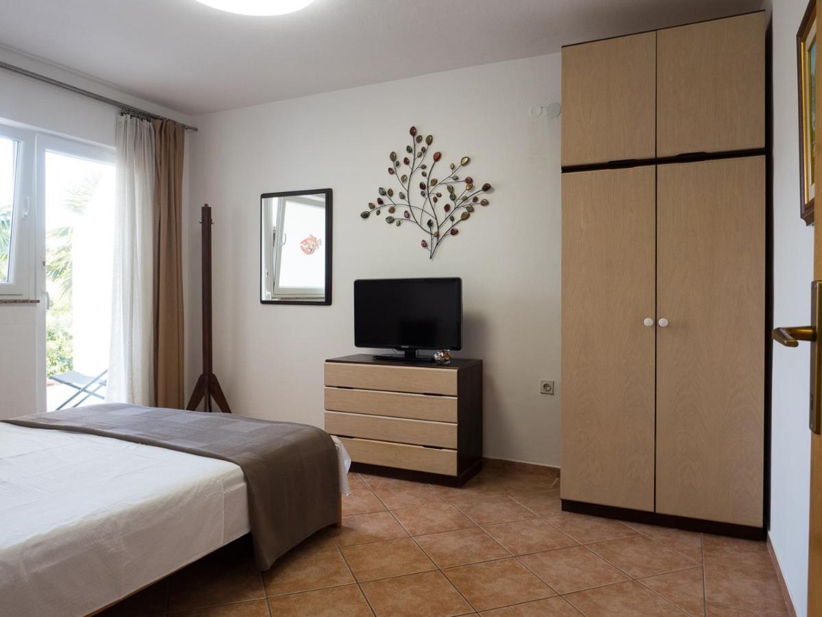 Apartments Summer Bloom คิร์ก ภายนอก รูปภาพ