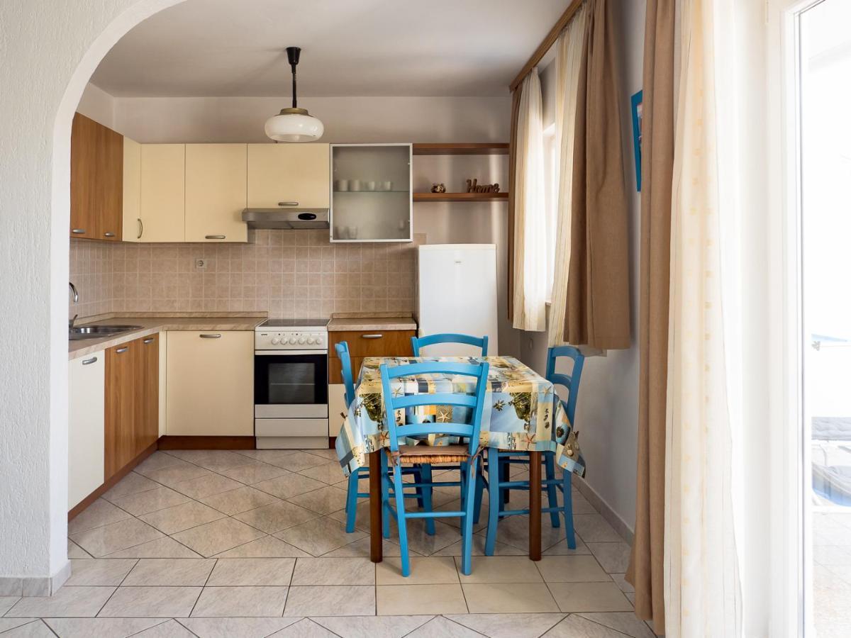 Apartments Summer Bloom คิร์ก ภายนอก รูปภาพ