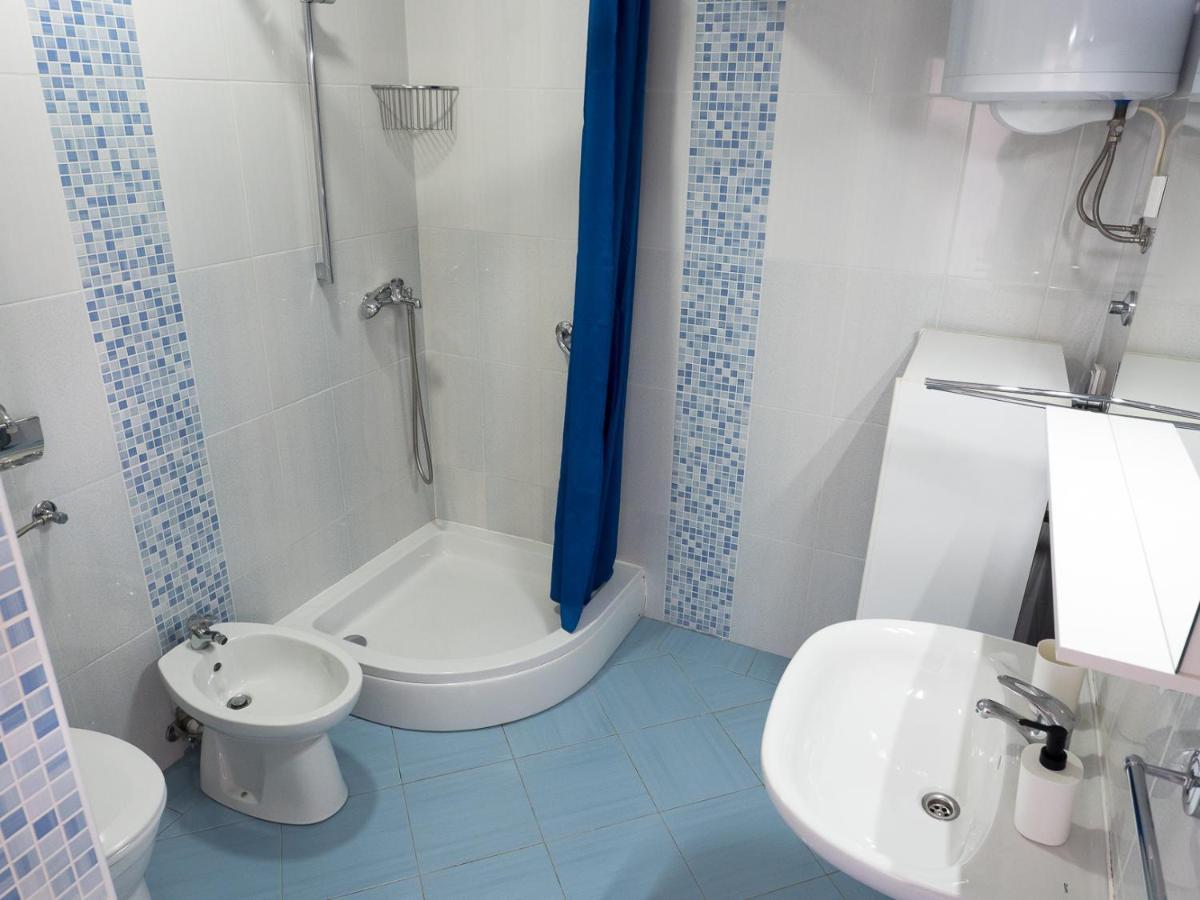 Apartments Summer Bloom คิร์ก ภายนอก รูปภาพ